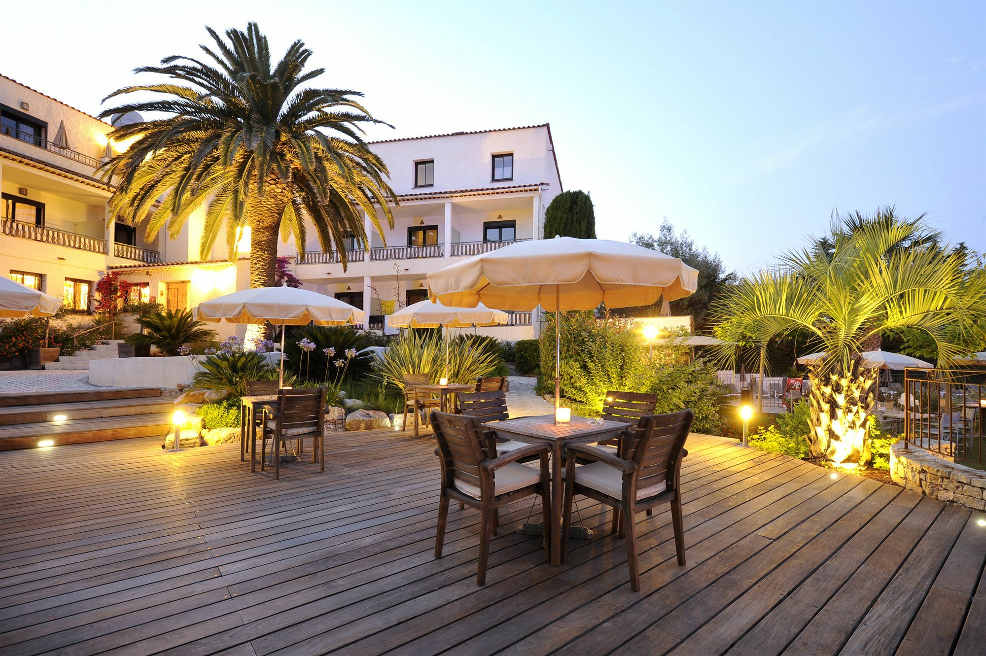 Van Der Valk Hotel Le Catalogne سانت أي جولف المظهر الخارجي الصورة